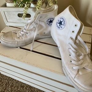 Women’s HiTop AllStar Converse Chuck Taylor